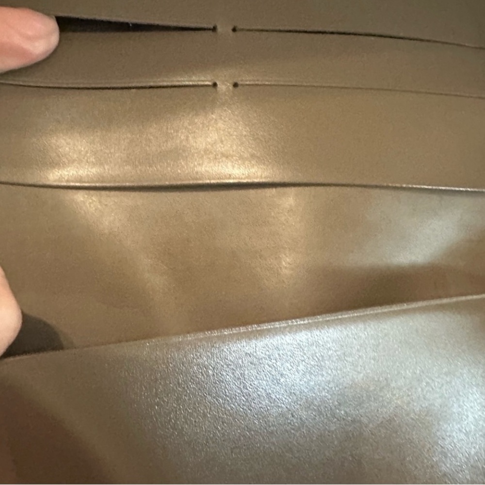 Louis Vuitton EPI Wallet - Picture 6 of 9